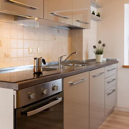 Diffuso C. Zoldan Lejlighed *