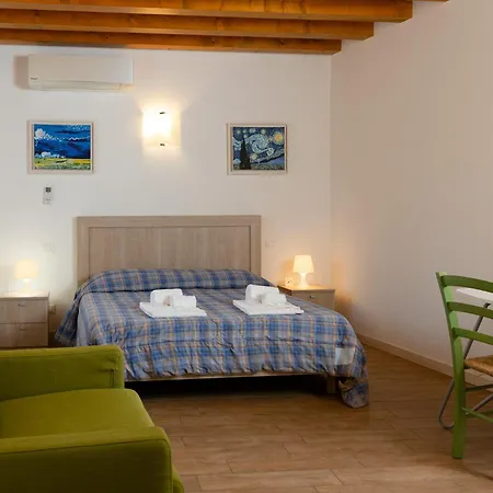 Diffuso C. Zoldan Lejlighed *